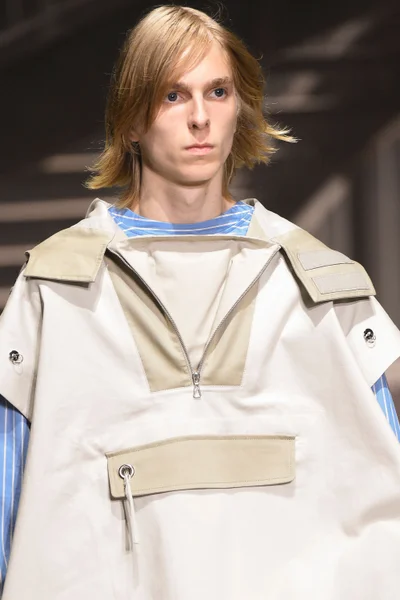 Look 38